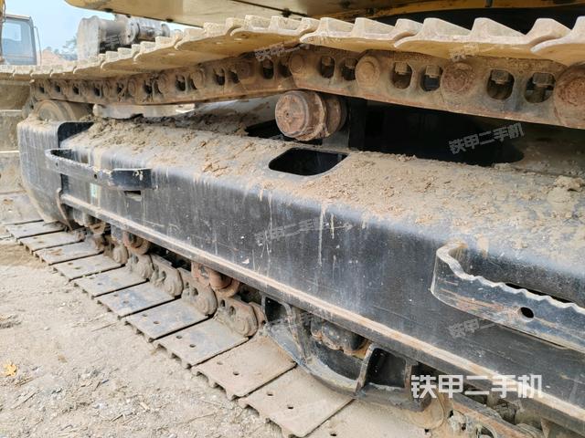 右驅(qū)動(dòng)輪（行走機(jī)構(gòu)）