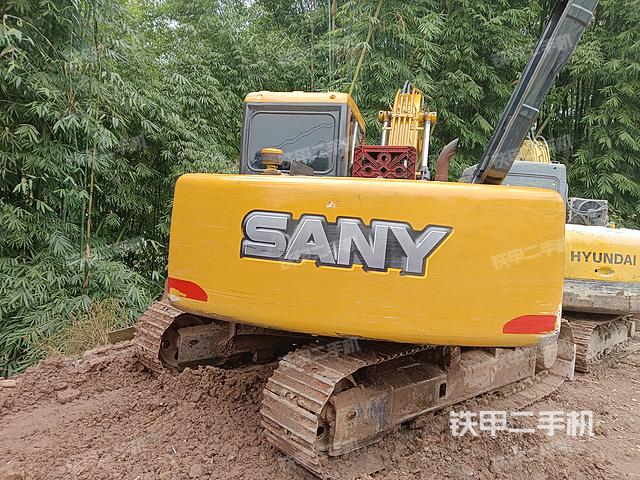 驾驶室顶部（整机外观）