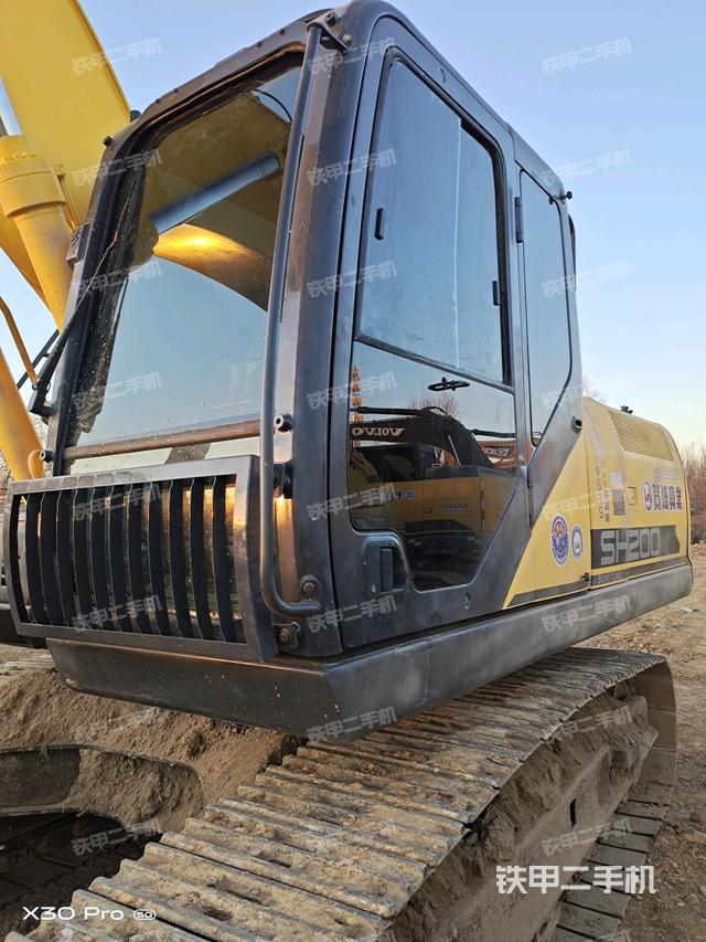 駕駛室整體（整機外觀）