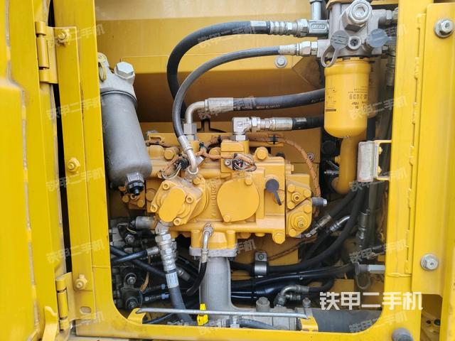 電瓶（大件艙室）