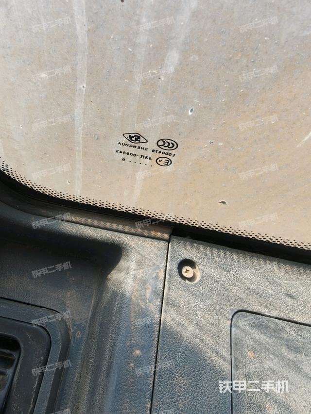 后窗玻璃角標(biāo)（駕駛室部分）