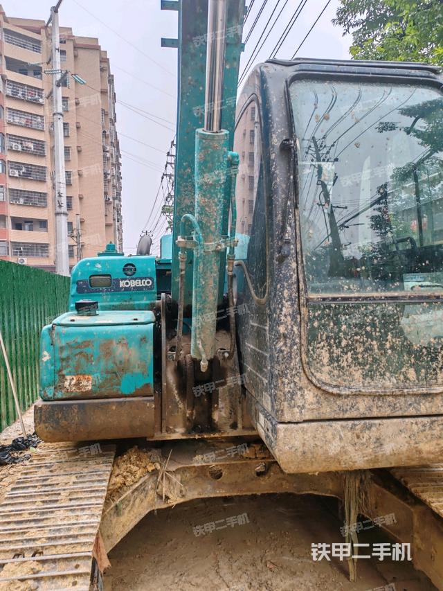 轉(zhuǎn)盤和下車架正前（工作和回轉(zhuǎn)裝置）