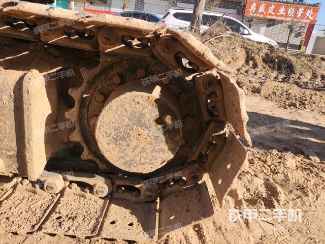 右驅(qū)動輪（行走機構(gòu)）