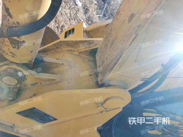 大臂根部?斜（工作和回轉(zhuǎn)裝置）