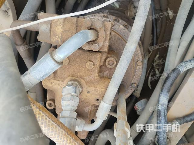 回轉(zhuǎn)馬達(dá)和主控閥(整機(jī)外觀) 回轉(zhuǎn)馬達(dá)和主控閥(整機(jī)外觀)