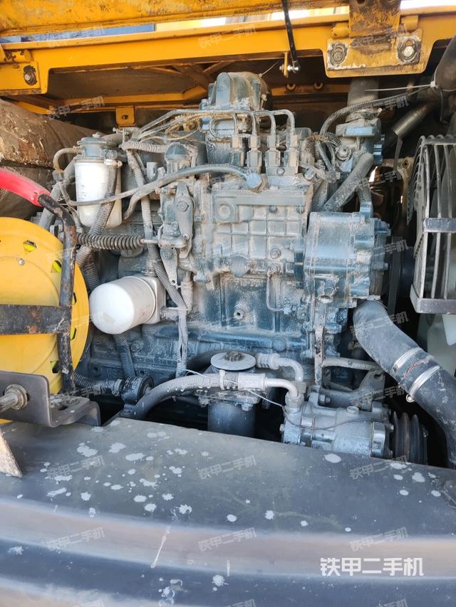 發(fā)動(dòng)機(jī)室（上車部件）