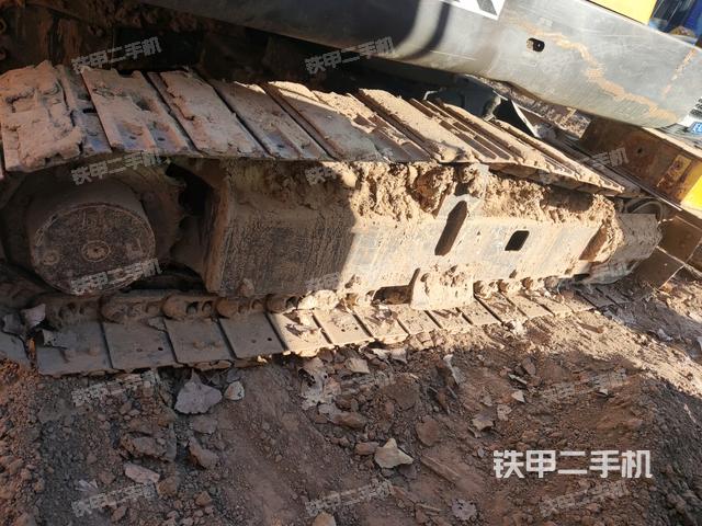 右側(cè)履帶整體?(行走機(jī)構(gòu)) 右側(cè)履帶整體?(行走機(jī)構(gòu))