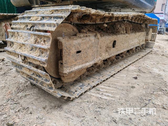 右側(cè)履帶整體?（行走機構(gòu)）