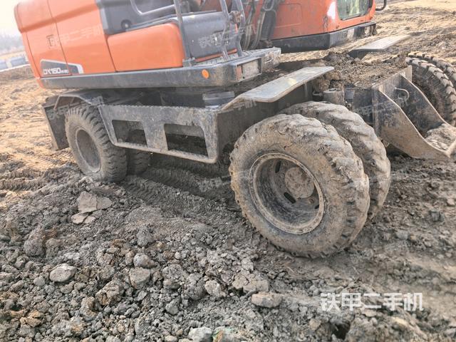 右側履帶整體(行走機構) 右側履帶整體(行走機構)