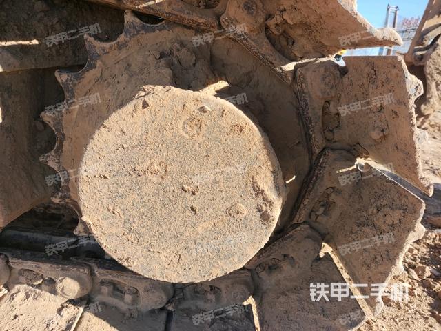 右驅(qū)動輪（行走機(jī)構(gòu)）