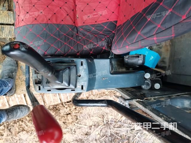 座椅左側(cè)控制臺(tái)/音響/含左手柄(駕駛室部分) 座椅左側(cè)控制臺(tái)/音響/含左手柄(駕駛室部分)