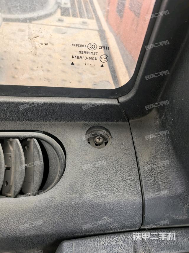 后窗玻璃角標(biāo)（駕駛室部分）