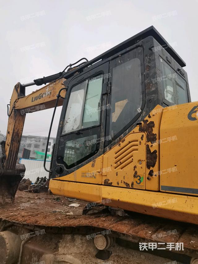 駕駛室左后45度（駕駛室部分）