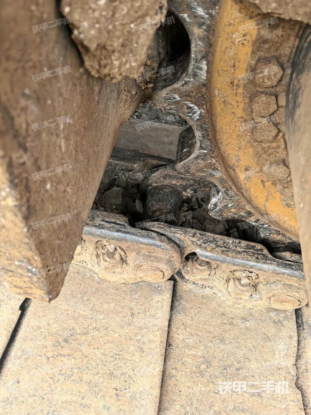 右侧行走马达盖板（行走机构）