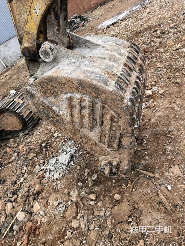 鏟斗右后整體（工作和回轉(zhuǎn)裝置）