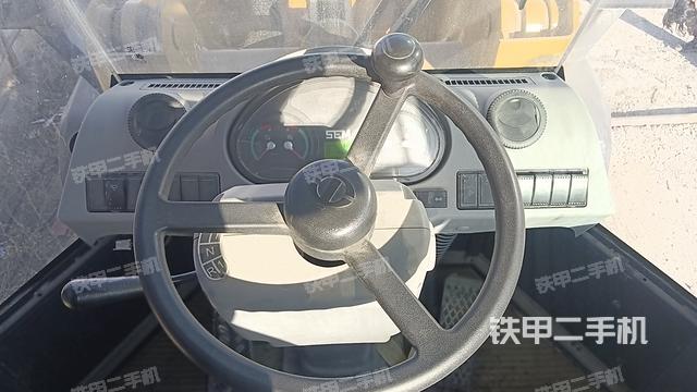 駕駛室工作臺（整機(jī)外觀及大件）