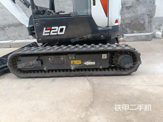 单侧履带整体（整机外观）