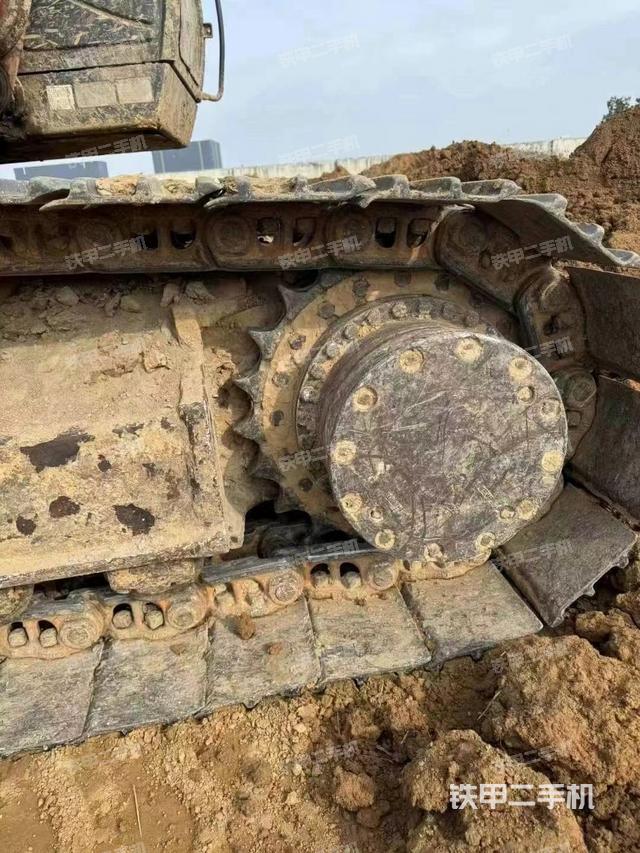 单侧履带整体（整机外观）