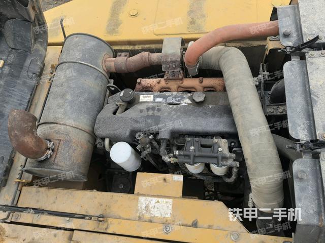 發(fā)動(dòng)機(jī)室（上車部件）