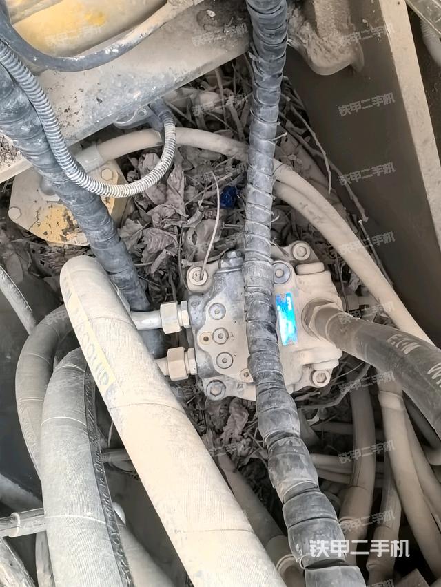 回轉(zhuǎn)馬達(dá)（上車部件）