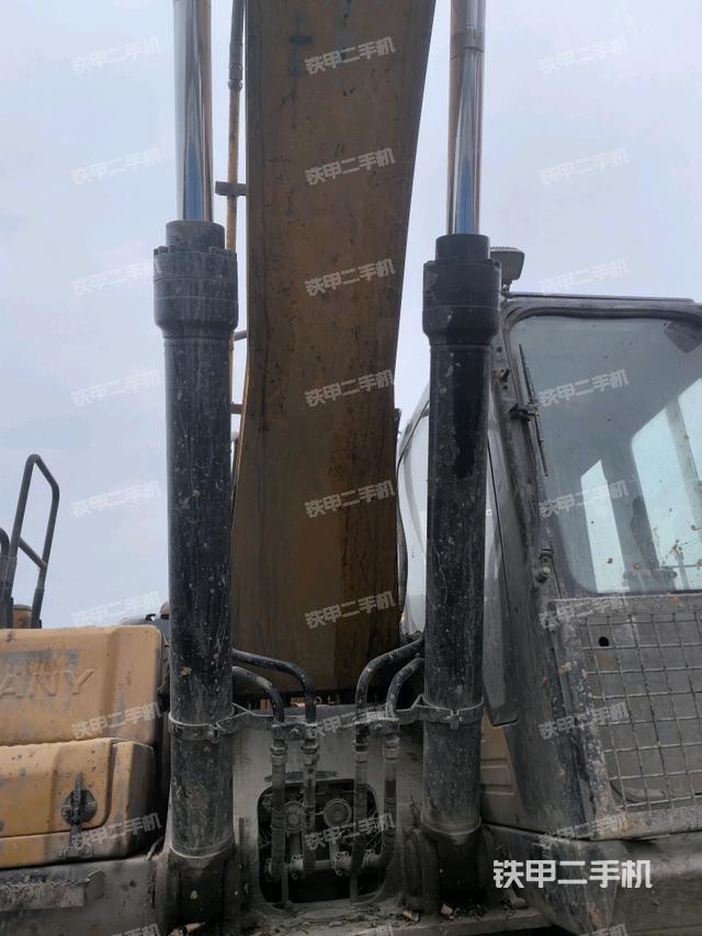 大臂油缸整體?豎拍（工作和回轉(zhuǎn)裝置）