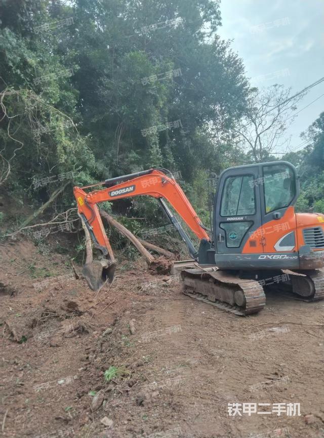 駕駛室整體（整機(jī)外觀）