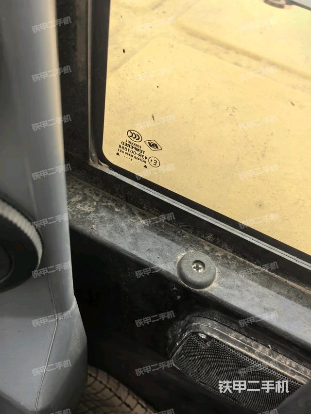 后窗玻璃角標(biāo)(駕駛室部分) 后窗玻璃角標(biāo)(駕駛室部分)