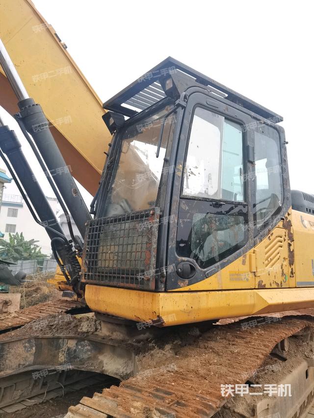 駕駛室左前45度（駕駛室部分）