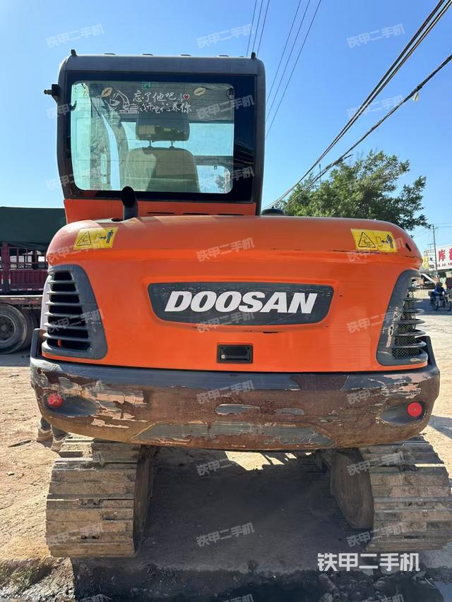 駕駛室頂部（整機(jī)外觀）