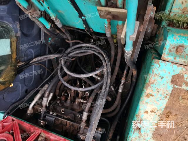 大臂根部?斜視(工作和回轉(zhuǎn)裝置) 大臂根部?斜視(工作和回轉(zhuǎn)裝置)