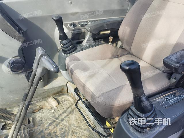 驾驶室整体（整机外观）