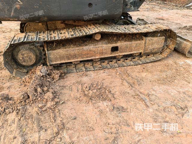 左側(cè)履帶整體?(行走機(jī)構(gòu)) 左側(cè)履帶整體?(行走機(jī)構(gòu))