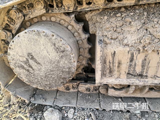 左側(cè)行走馬達(dá)蓋板(行走機(jī)構(gòu)) 左側(cè)行走馬達(dá)蓋板(行走機(jī)構(gòu))