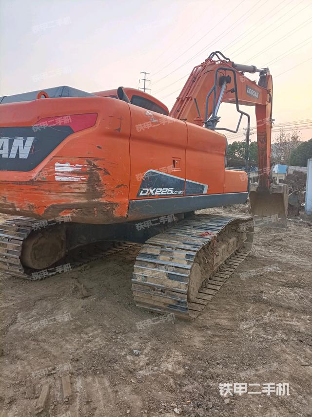 右后45(整機外觀) 右后45(整機外觀)
