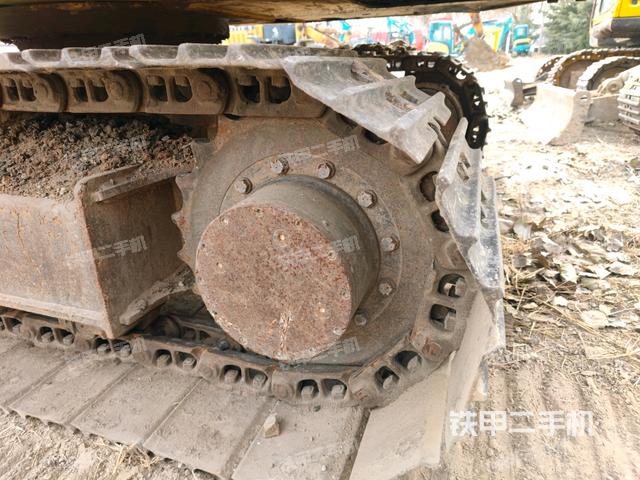 右驱动轮（行走机构）