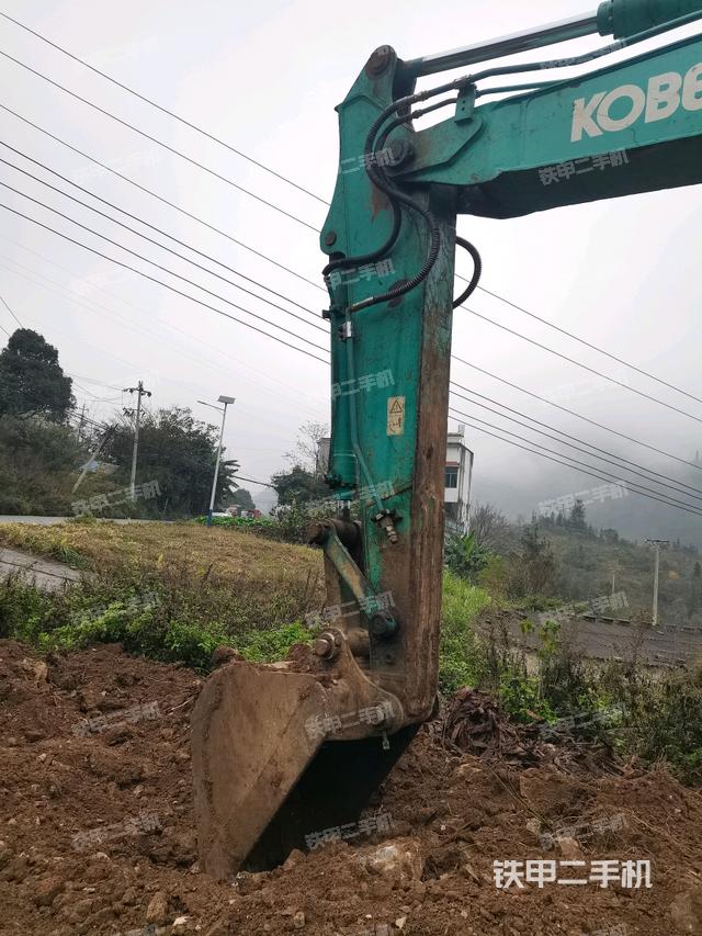 小臂整體左后(工作和回轉(zhuǎn)裝置) 小臂整體左后(工作和回轉(zhuǎn)裝置)