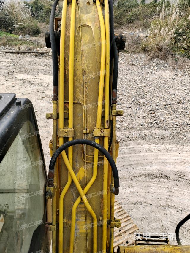 大臂背部俯視（工作和回轉(zhuǎn)裝置）