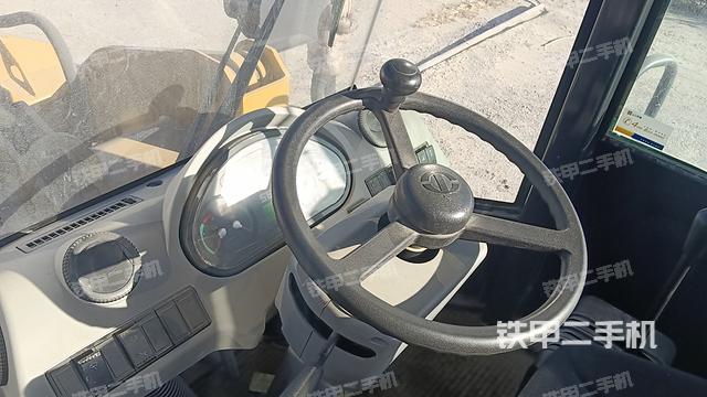 駕駛室操作臺（整機(jī)外觀及大件）