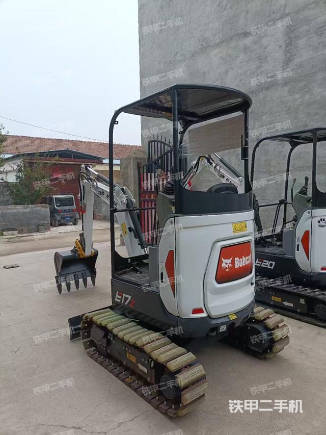 驾驶室顶部（整机外观）