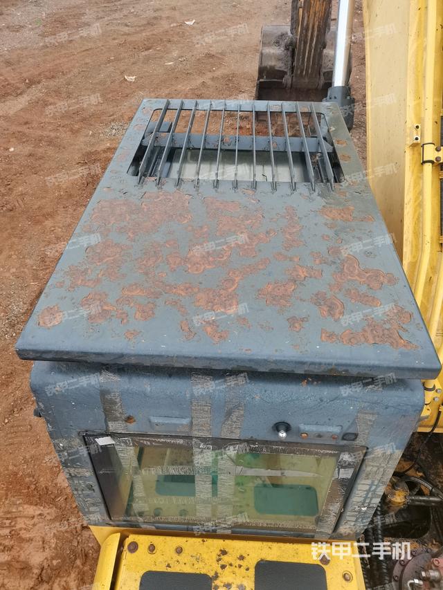 駕駛室頂部俯視（上車部件）