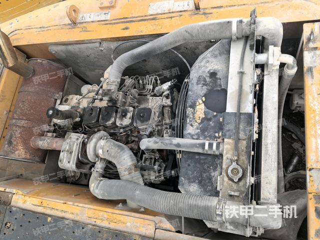 发动机室（上车部件）