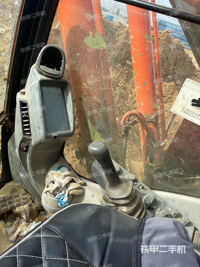 驾驶室整体（整机外观）