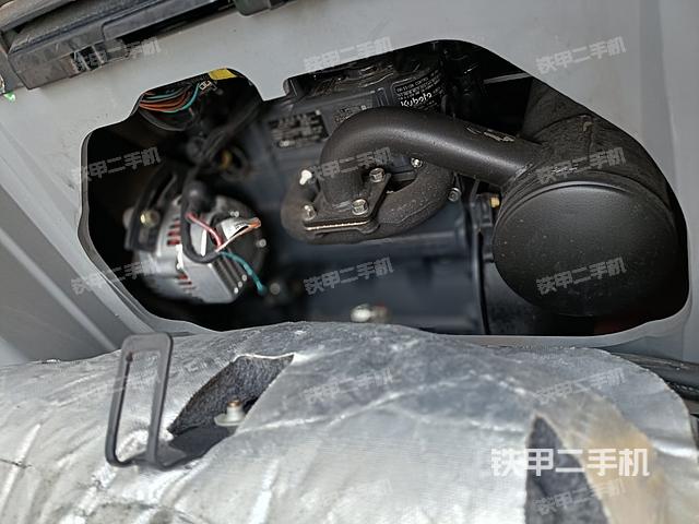 回转马达和主控阀（整机外观）