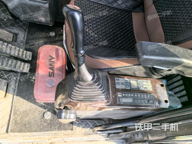 座椅左側(cè)控制臺(tái)/音響/含左手柄(駕駛室部分) 座椅左側(cè)控制臺(tái)/音響/含左手柄(駕駛室部分)