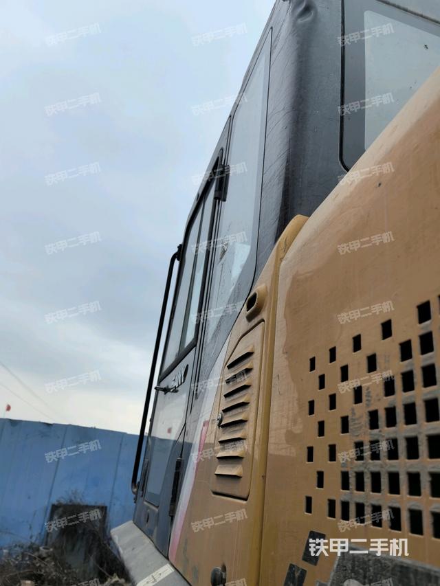 駕駛室正側(cè)（駕駛室部分）