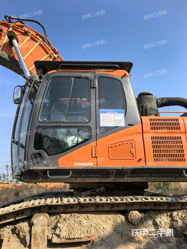 駕駛室正側(cè)（駕駛室部分）