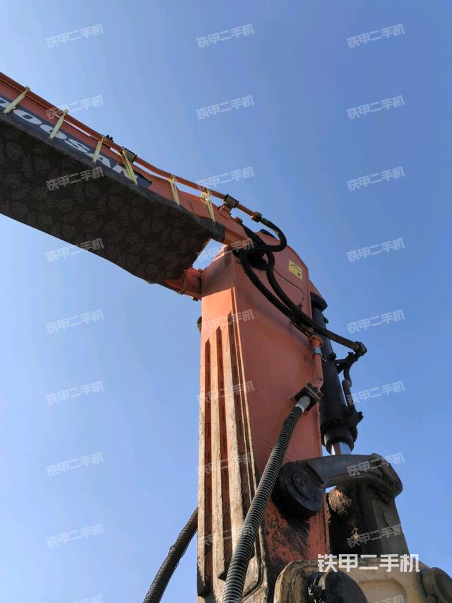 小臂整體右前（工作和回轉(zhuǎn)裝置）