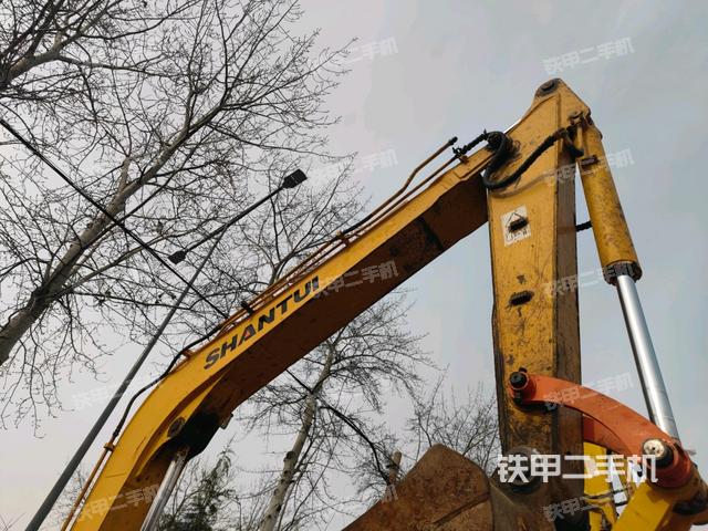 小臂整體右前(工作和回轉裝置) 小臂整體右前(工作和回轉裝置)