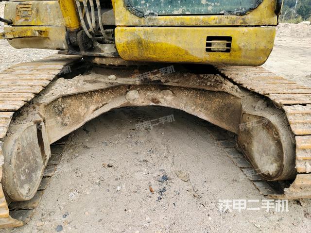 轉(zhuǎn)盤和下車架正前（工作和回轉(zhuǎn)裝置）