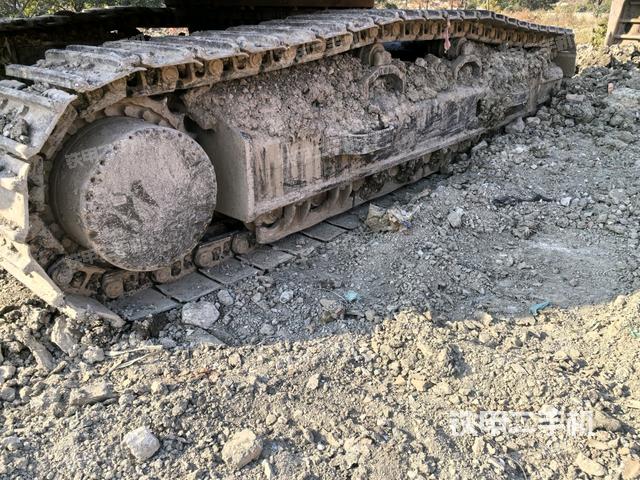 右側(cè)行走馬達(dá)蓋板(行走機(jī)構(gòu)) 右側(cè)行走馬達(dá)蓋板(行走機(jī)構(gòu))